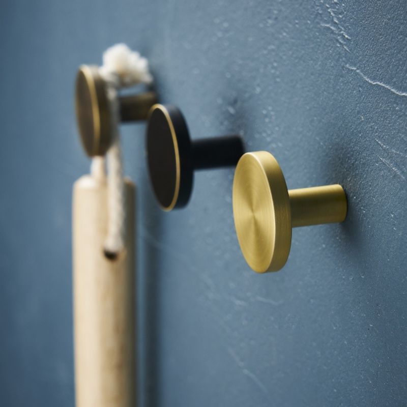 patère murale dorée salle de bain