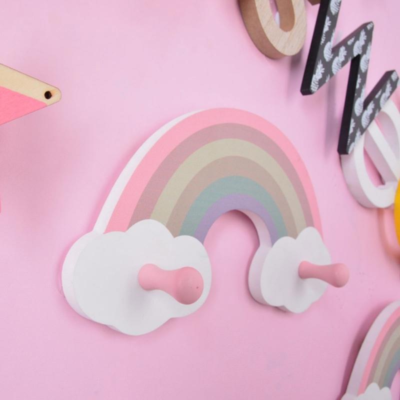 Porte manteau original design arc en ciel enfant crochet