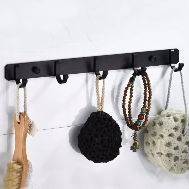 Porte manteau salle de bain design noir